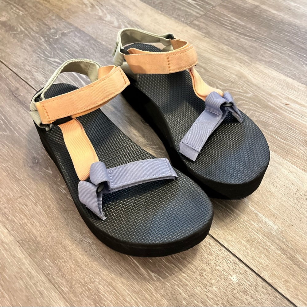Teva flatform universal sandal
